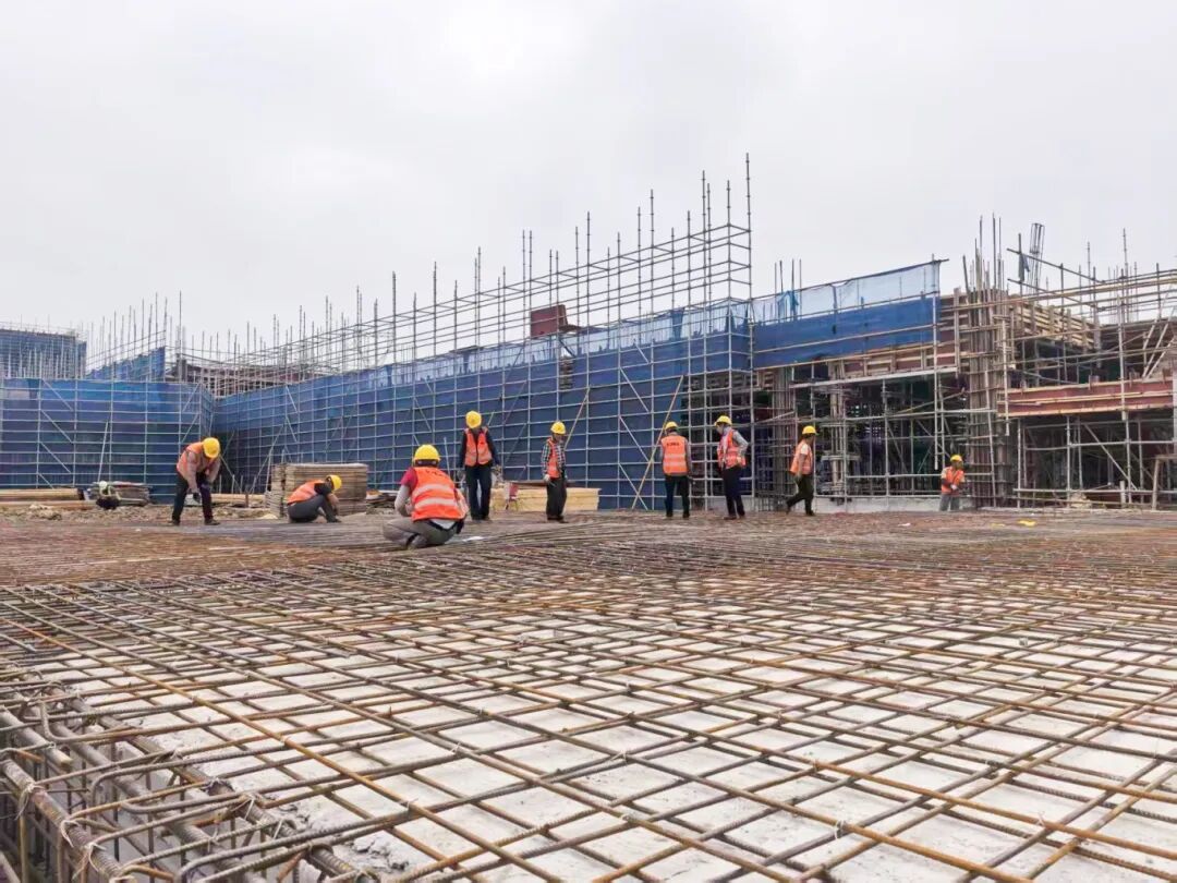 重点项目不停工 双节建设干劲足