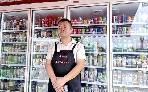 网络拥堵游客买水无法支付   一句“凭良心付款”解围 武汉光谷暖心老板收获连串感动