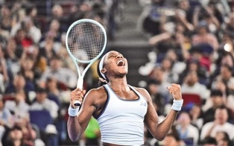 高芙2比0战胜佩古拉 武网迎“新后”