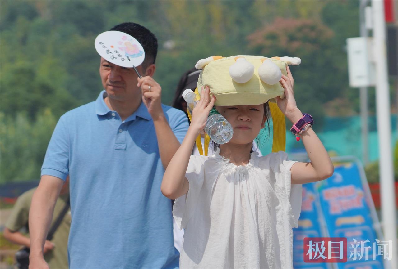国庆假期第五天，武汉“炎”值在线，最高气温达33℃