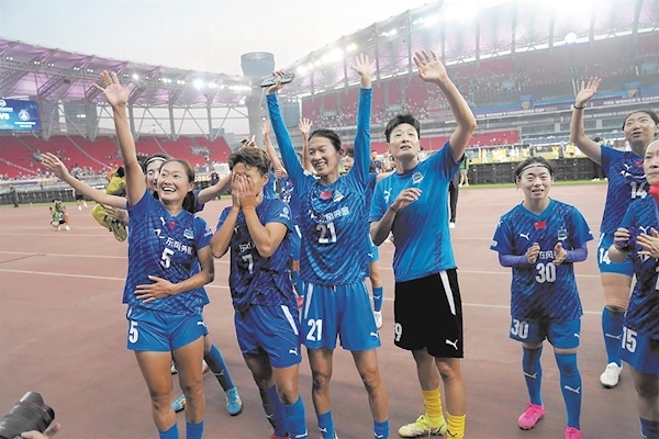 江大女足家门口晋级