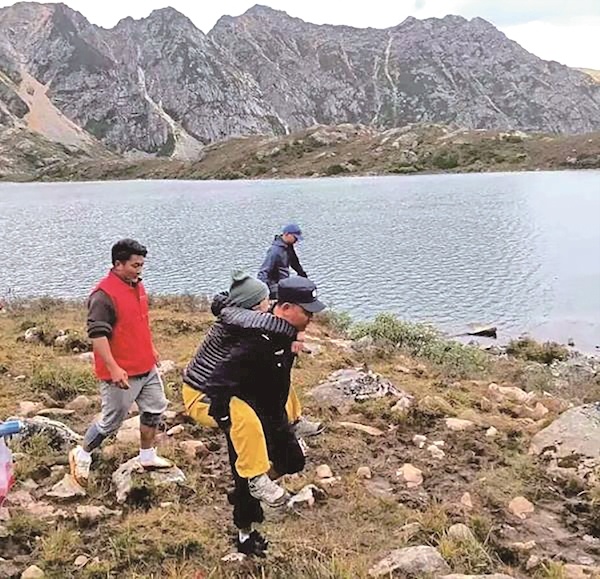 20岁女子在甘孜徒步高反进ICU 父母感谢救援人员，专业人士提醒注意事项