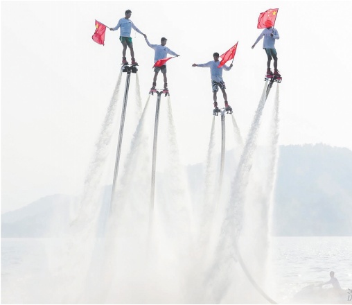 从“矿冶古都”到“水上运动之都” 黄石桨板赛开幕式上演速度与激情