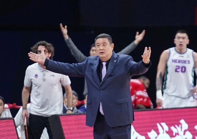 52岁男篮名宿徐长锁因病去世，杨瀚森发文缅怀恩师，朋友：他还培养了丁彦雨航等多位知名运动员
