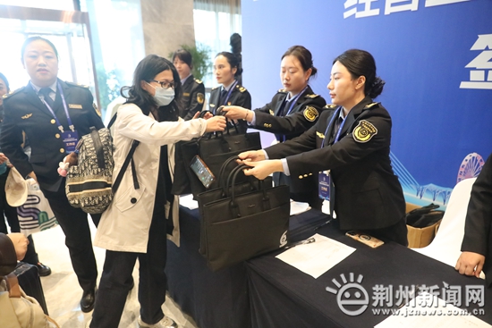 31支精英队伍齐聚荆州，角逐数据分析大赛