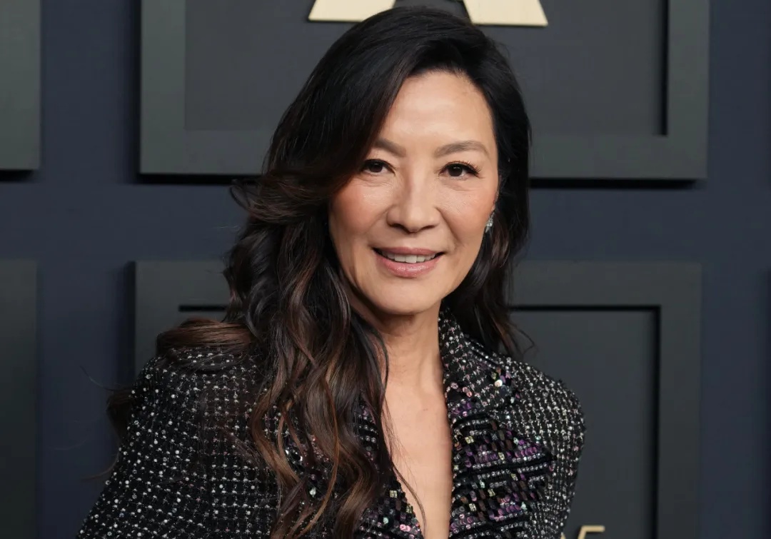 杨紫琼获柏林电影节终身成就奖，此前已凭《瞬息全宇宙》获奥斯卡奖、金球奖