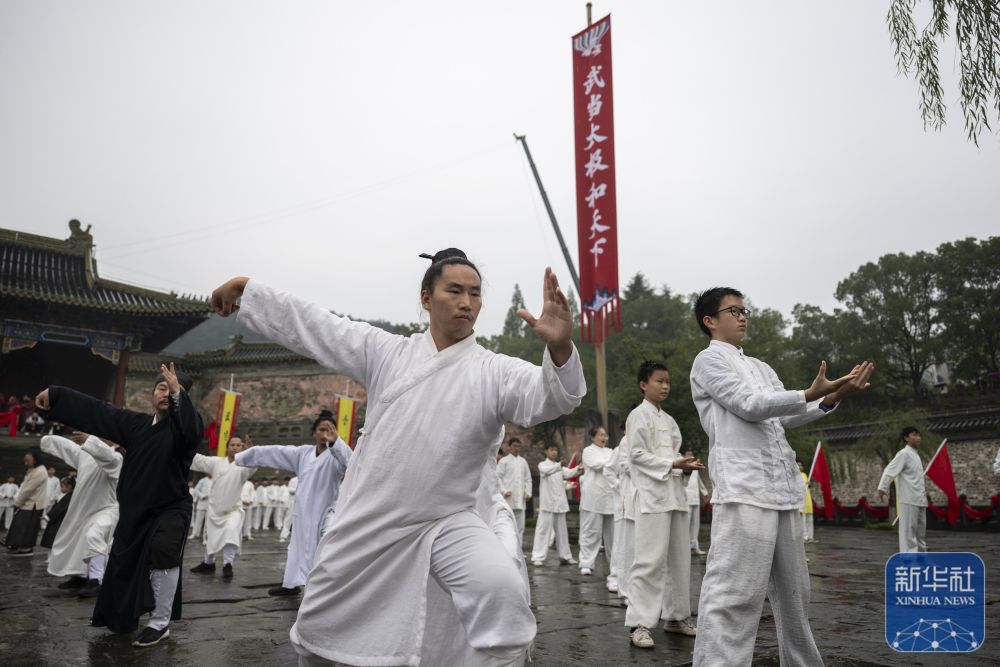 2215fbecc1a44ccd9ff30b10c1dbfa74