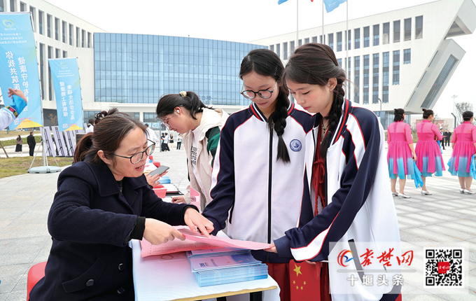 十堰2026年度全民参保工作正式启动 连续参保有激励 断保设等待期