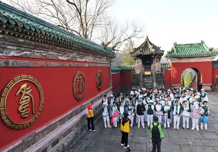 聚焦京堰研学团 | 北京学生研学团登武当山寻古迹，沉浸式体验榫卯技艺