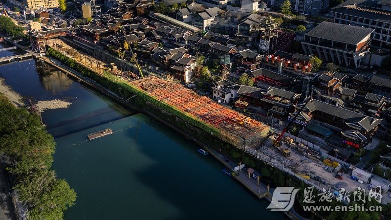 692663870cf2bbd8e24c9f7e