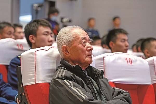 50年薪火相传!数万朵“雪莲”将青春献给祖国边关 分数最高学员奔赴海拔最高雷达“战位”