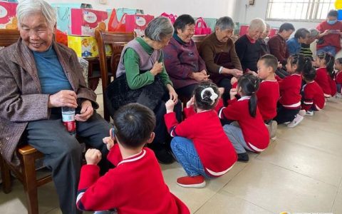 市第三实验幼儿园开展“童心敬老 爱满重阳”主题活动