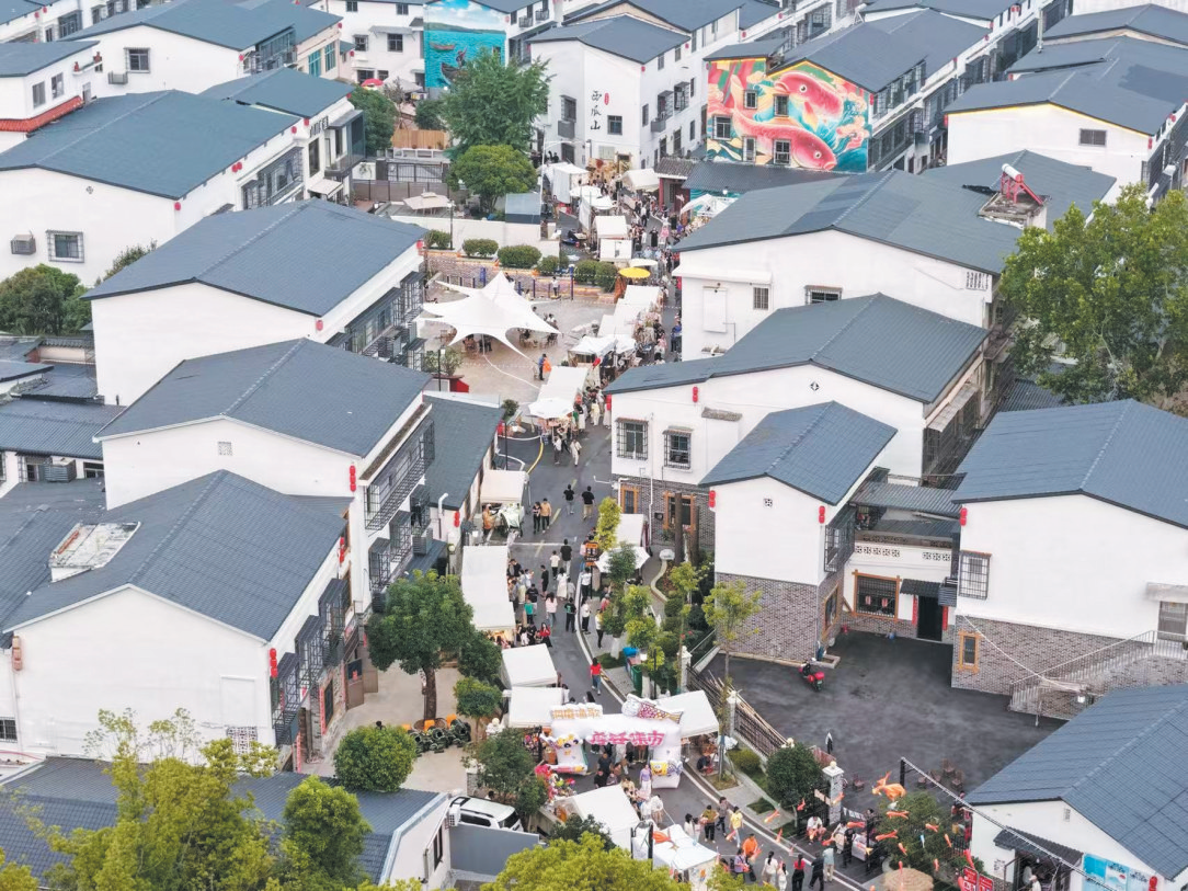 长江大保护十周年·百村蹲点调研行 | 昔日城市伤疤 今朝旅游胜地 ——洞庭渔歌小镇蝶变记