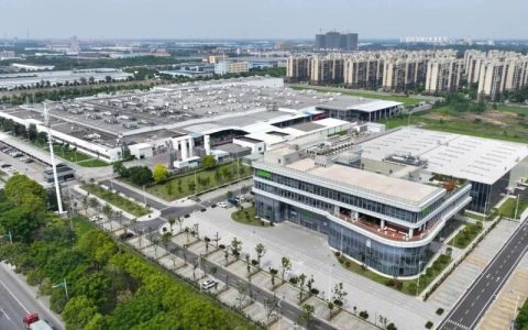 荆州工业向“智”向“绿”而行