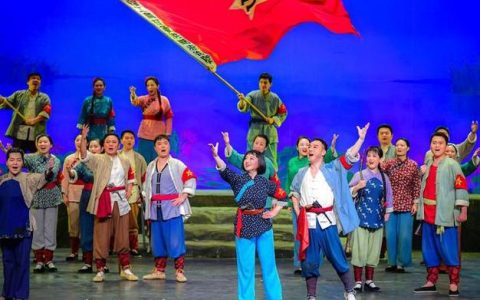 青春版《洪湖赤卫队》在监利上演