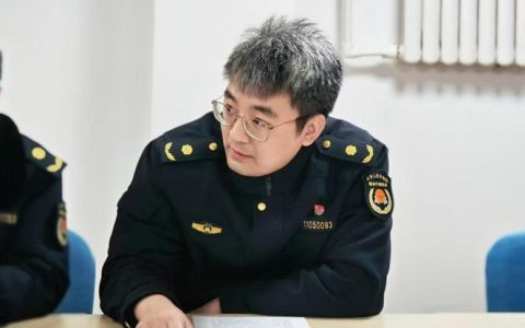 “空中城管”让治理更“聪明”——记市城管执法局监督指挥中心无人机专班负责人左刚