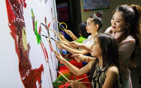 第十五届镇办皮影戏调演上演 11部皮影戏带给市民非遗体验