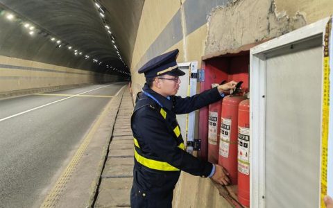 部门联动检查重点车辆筑牢运输安全“防火墙”