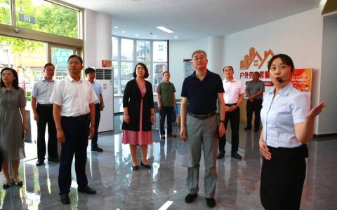 “工会帮就业”搭建求职维权双平台 仙桃职业学院举办秋季招聘会