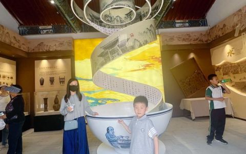 老街上的文物保护课