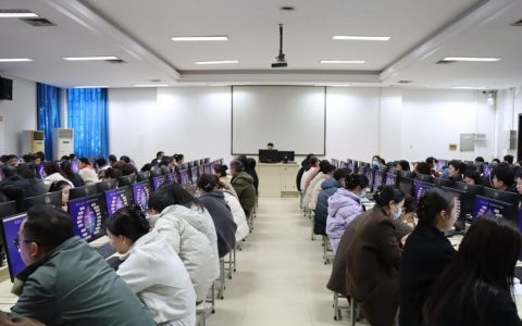 来凤县开展AI技术赋能教育实践能力提升培训