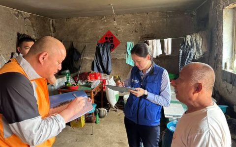 鹤峰县社保中心为特困集中供养人员开展生存认证工作