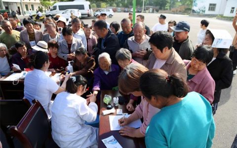 桑梓情深，医者仁心——潜江市中心医院举办在京潜江籍名医返乡义诊活动