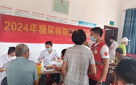 金秋送健康，情暖夕阳红——潜江市中心医院开展敬老月主题大型义诊活动