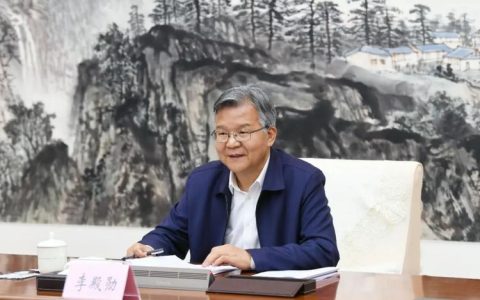 李殿勋主持召开省政府常务会议研究推动内河船舶产业转型升级等工作