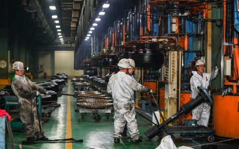 龙湾镇：车间一线生产忙 奋力冲刺四季度