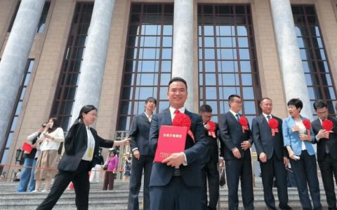 潜江乡村医生向传模获评“中国好医生”