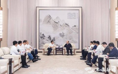 2025中国商用车产业发展与技术创新大会在汉举行，盛阅春出席并致辞