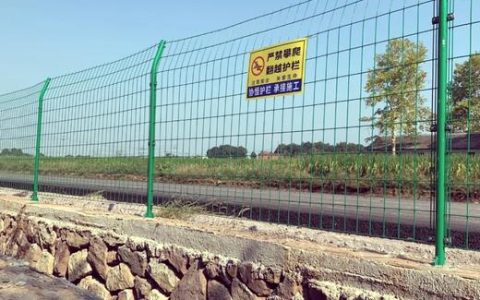 沙湖镇织密农村交通安全防护网