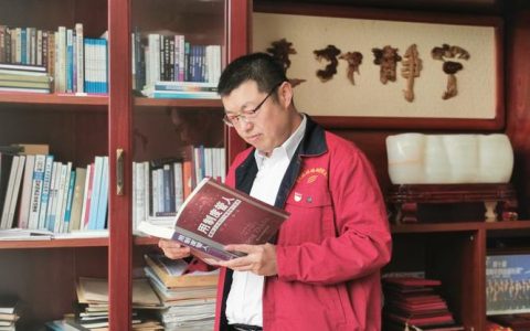 刘钢：“潜江裁缝”返乡创业乘“云”而上