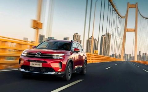 贯彻四中全会精神在一线·看产业倍增 | 从30万辆神龙到30万辆岚图 湖北汽车的转型之路