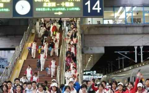 聚焦京堰研学团 | “把生活融进车头里”，研学团沉浸式感受汽车工业