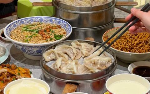 放秋假的中小学生都来武汉吃美食了