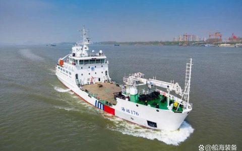 我国最大最先进航标船 武汉建造“海巡176”轮列编