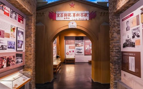 [荆楚网]东湖评论：潜龙跃渊，奏响时代奋进新乐章