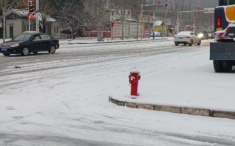 刚刚，十堰下雪了！