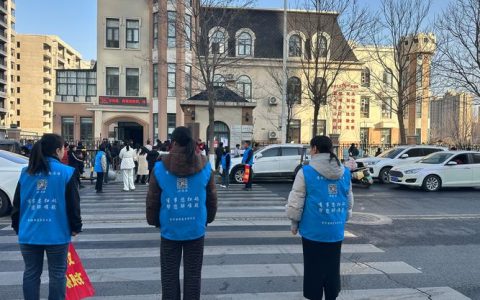 麻城市鼓楼街道“护学联盟”铺就平安路