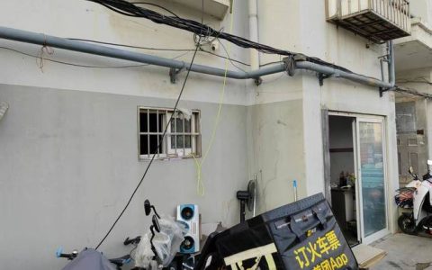 赤壁蒲圻街道鲫鱼桥社区整治“飞线充电”乱象