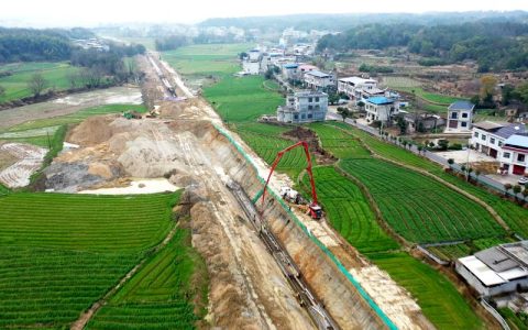 通城县“引青济隽”工程迎重大突破  首段倒虹吸管道水压试验成功