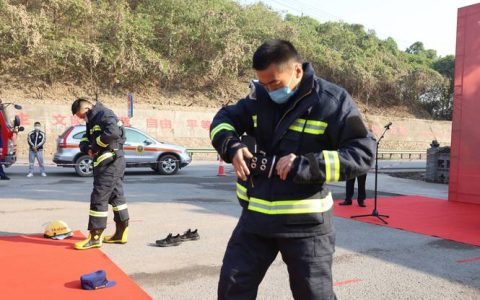 鄂城区举行消防技能比武