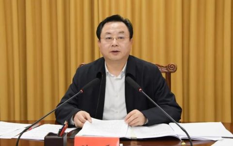 孙兵主持召开党外人士座谈会