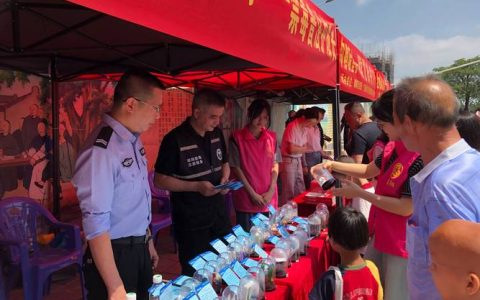 竹根滩镇：入户宣讲禁毒知识 筑牢乡村防毒防线