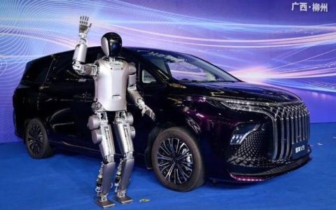 东风汽车“人形机器人”明年上岗