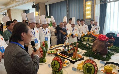 助力餐饮行业发展 赤壁举办楚大厨烹饪竞赛