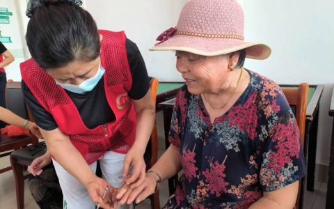 周矶街道茭芭村：暖心义诊守护老年村民健康