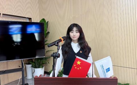 黄进到花溪社区宣讲党的二十届四中全会精神